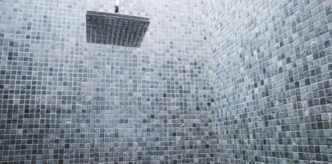 Barrierefreie Dusche mit Regenbrause