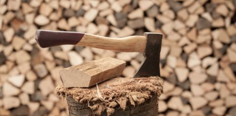 Holzscheite für einen Holzvergaserofen